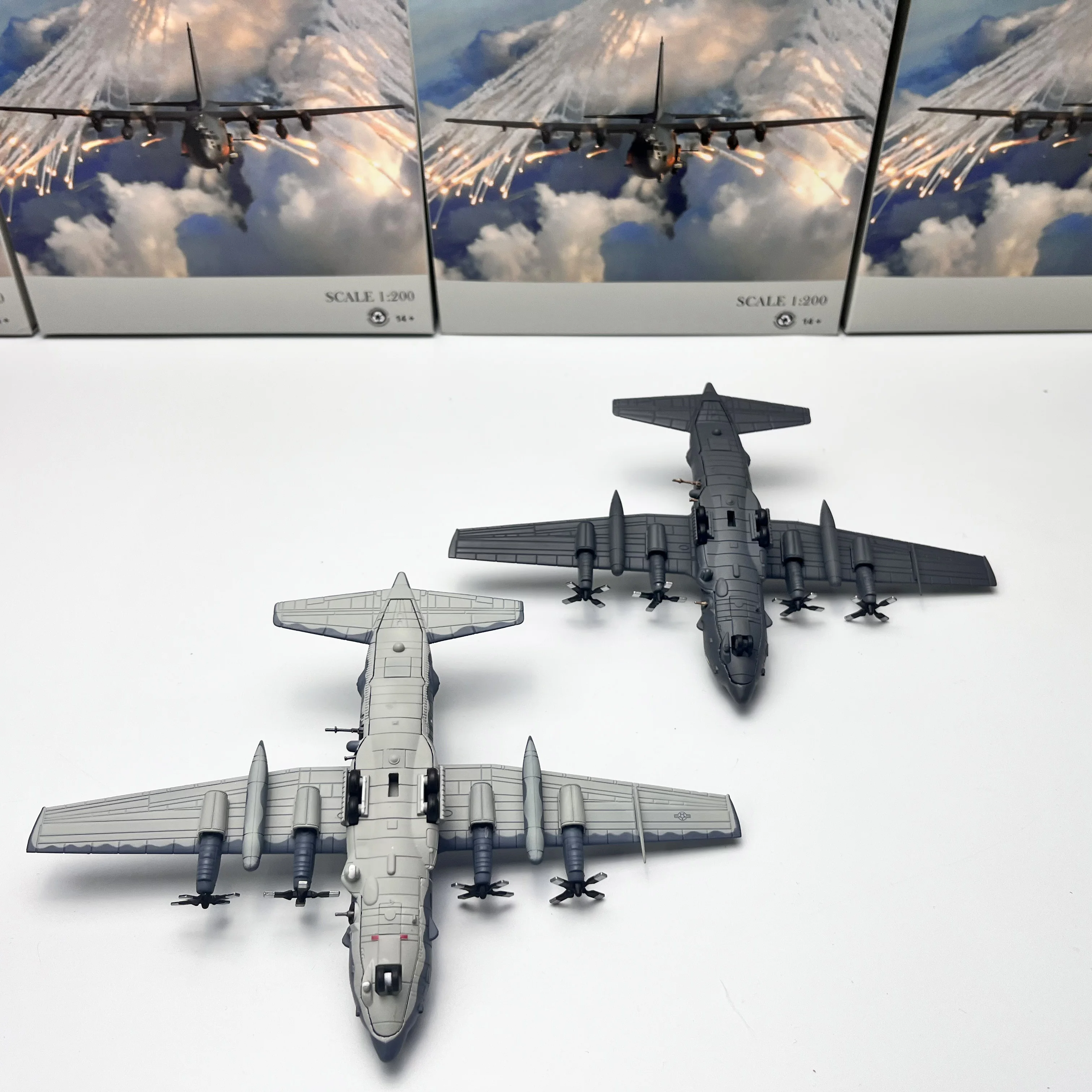 1/200 スケール AC-130 空中砲艦攻撃航空機 AC130 模型玩具大人
