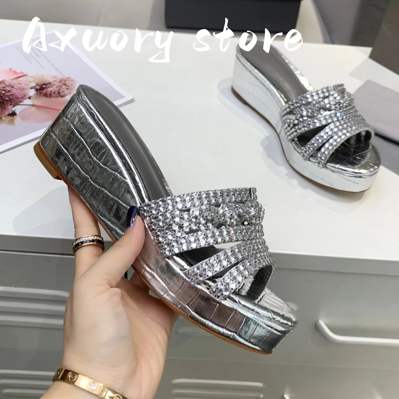 2023 Summer New Ladies Sandals Style Stone Pattern Woven Rhinestone Decorative Thick Heel Square Toe Versatile