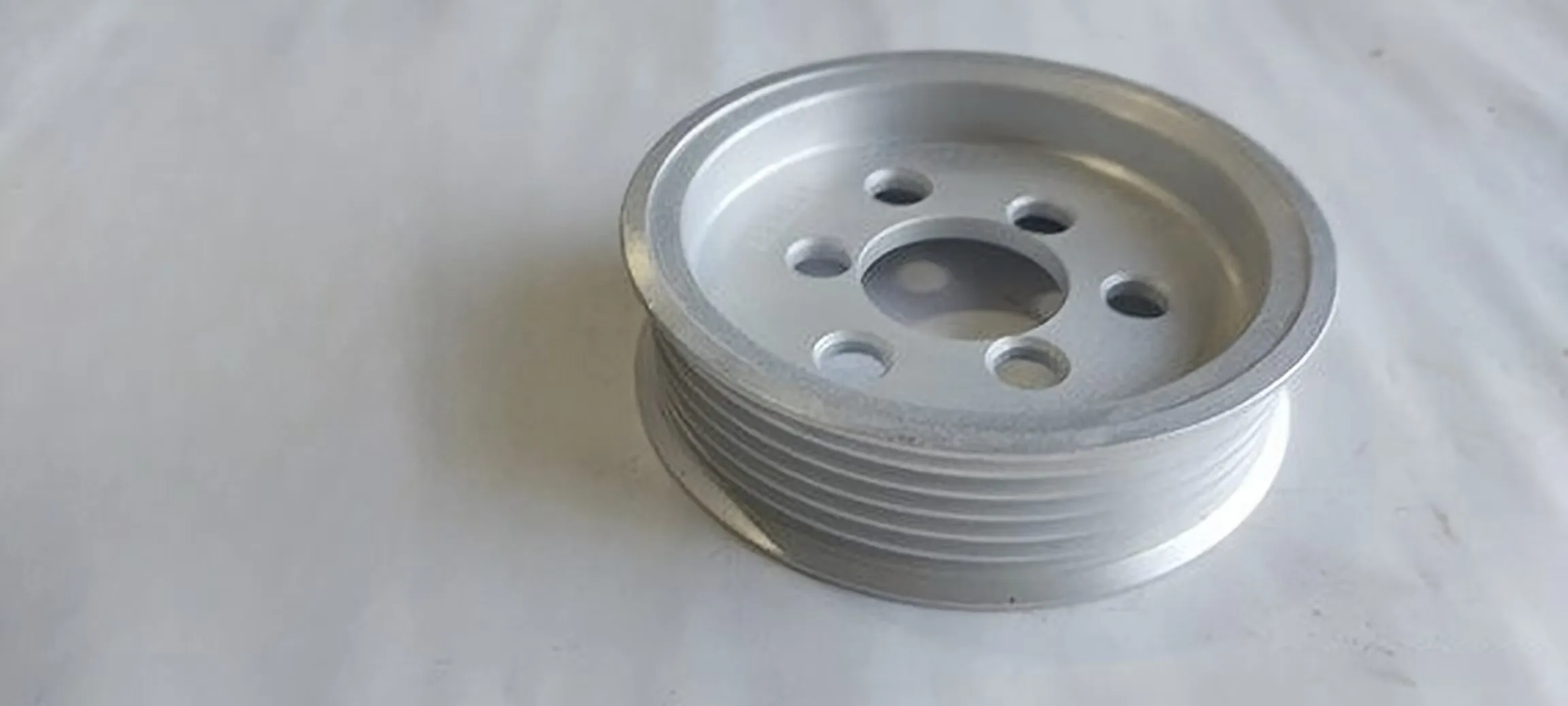 06H145255F steering assist pump pulley For Volkswagen Amarok 2010 -
