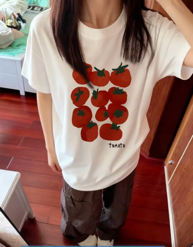 Niedliches T-Shirt mit Tomaten-Print und kurzen Ärmeln, vielseitiges minimalistisches T-Shirt mit Rundhalsausschnitt, lässiges Oberteil im koreanischen Stil mit Lebensmittel-Grafik für Damen und Mädchen