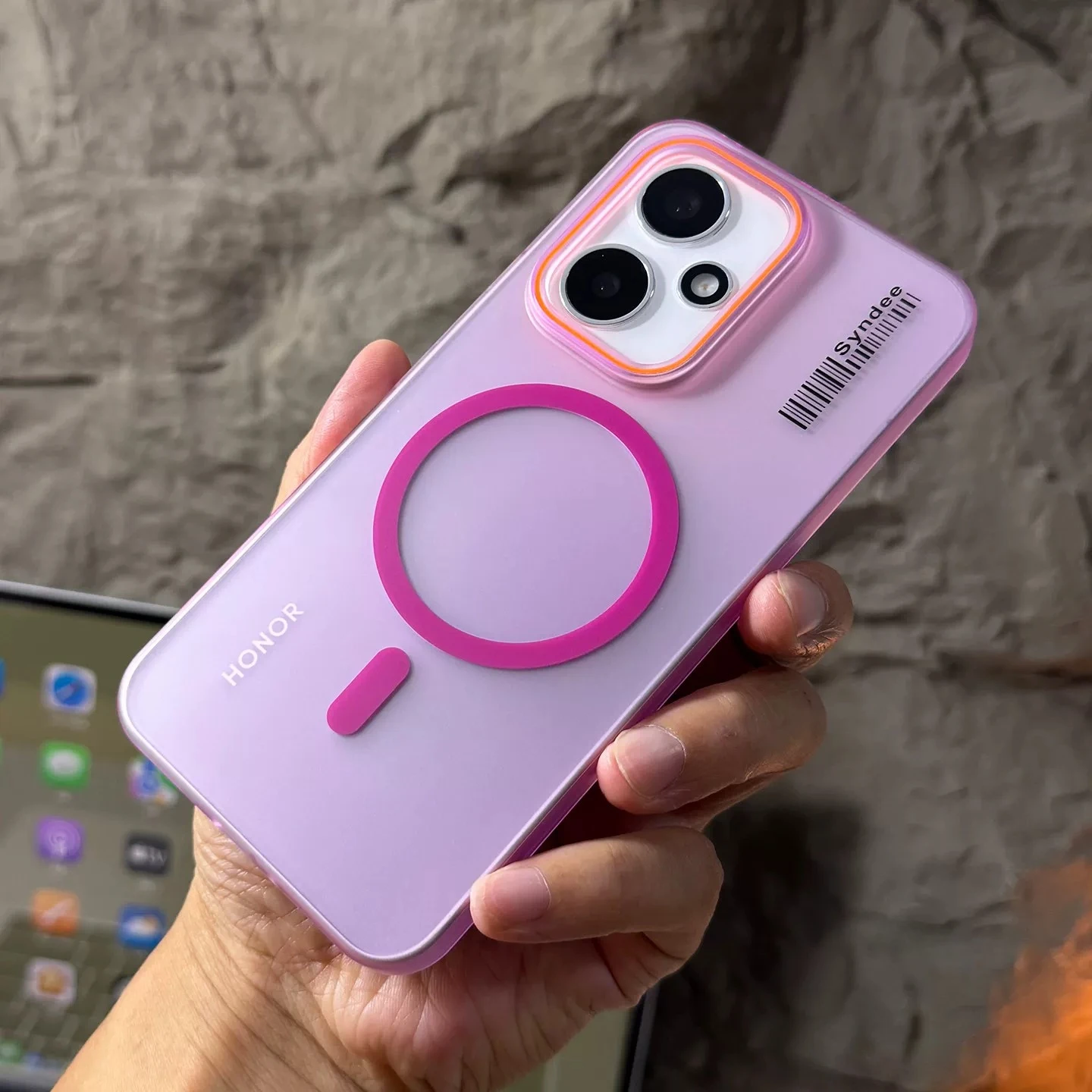 Slim Skin Feel Magnetic Wireless Charging Case with Anti-Fingerprint Shockproof Protection