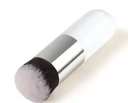 Deluxe Mushroom Brush for Flawless Foundation Application (Silver)