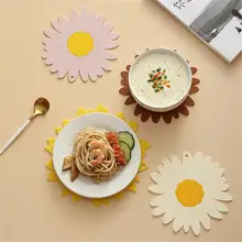 

Tableware Mat Anti-skid Heat Insulation Cartoon Style Sunflower Hot Pot Holder for Countertop