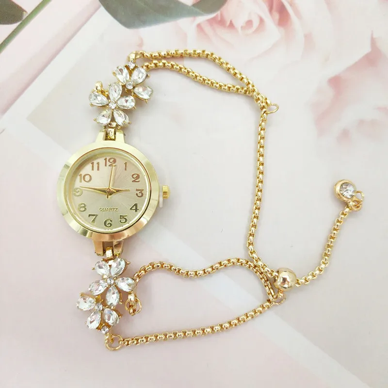 Ladies Watch, Niche Fashion Flower Diamond Pull-Up Bracelet Watch