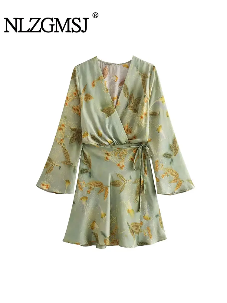 

Платье женское шифоновое средней длины с цветочным принтом, полурукавом и V-образным вырезом