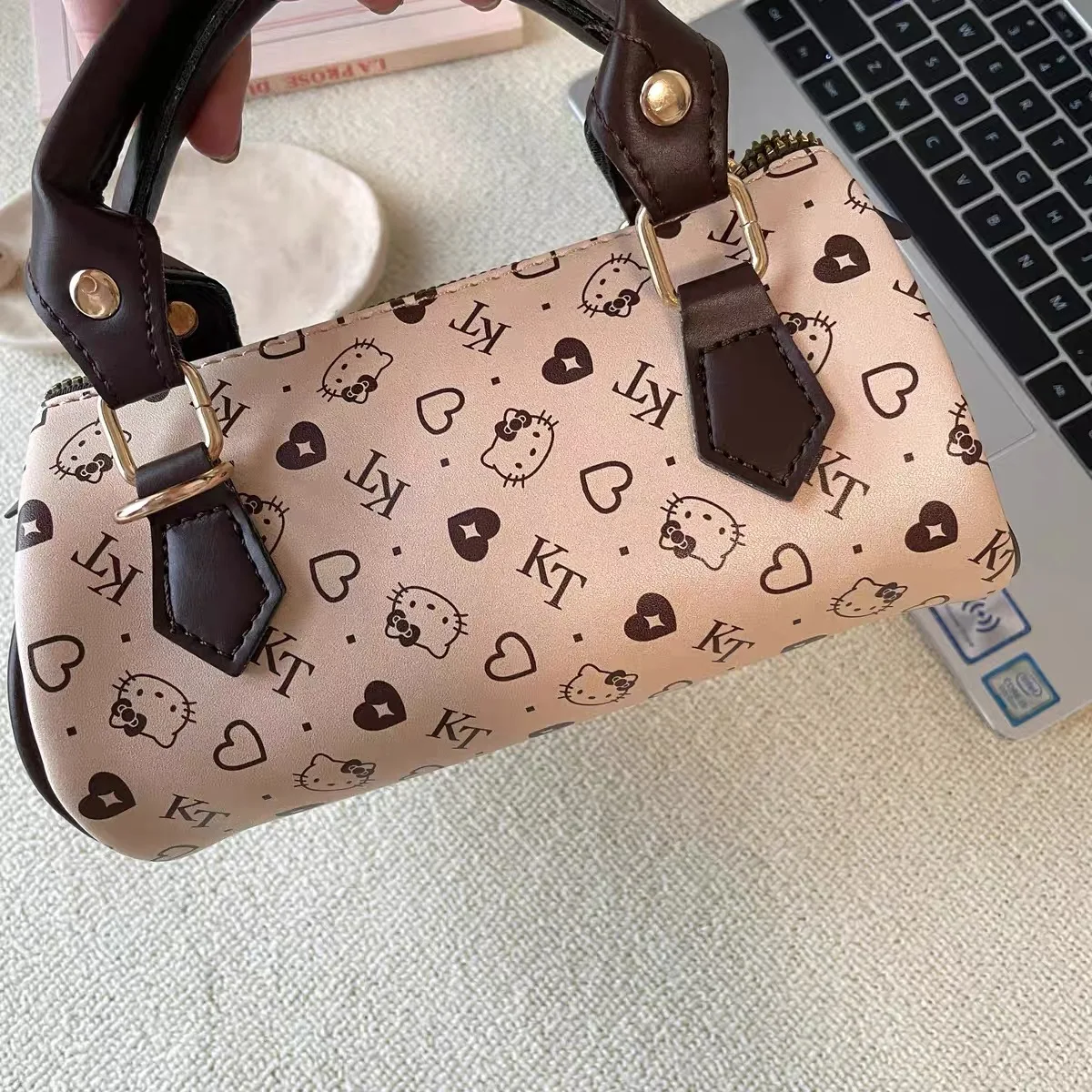 Hello Kitty Bag  New Retro Women Handbag Cartoon Print Cylinder Bag Korean Fashion Girl Fashion Matching Crossbody Pillow Bag