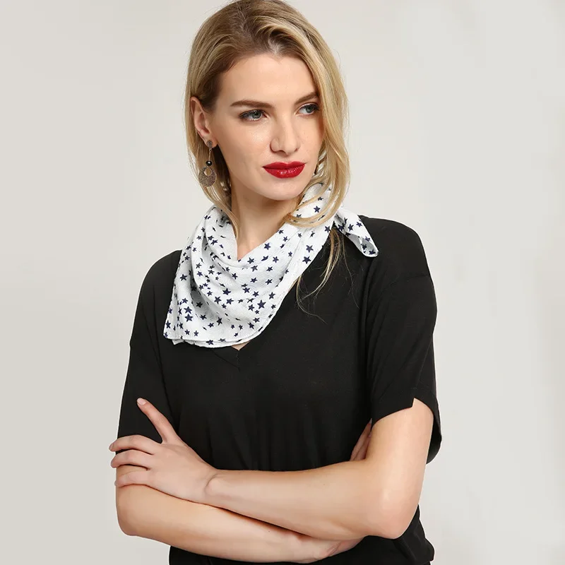 Рисунок 4 - Женский хлопковый шейный платок с принтом