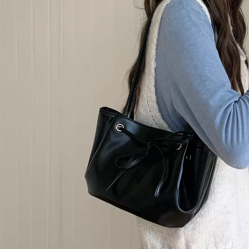 Womens Tote Bags 2024 New Trend Handbags Ladies Shoulder Bag Exquisite Bow Tie Girls Top Handle Underarm Bags