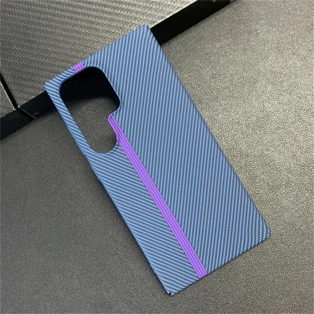 Luxury Ultra Thin Carbon Fiber Pattern Armor Case - Slim, Hard, Shockproof Phone Protection