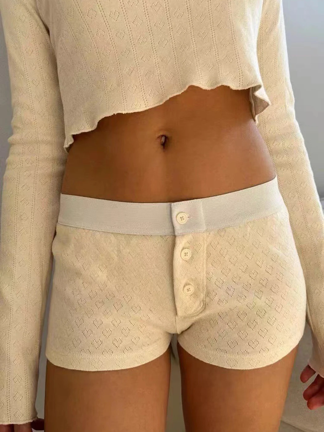 

Heart Eyelet Buttons Shorts for Women Summer Trending Clothes 2024 Kawaii Cute Short Pants Girls Youthful 200s Y2K Shorts Skort