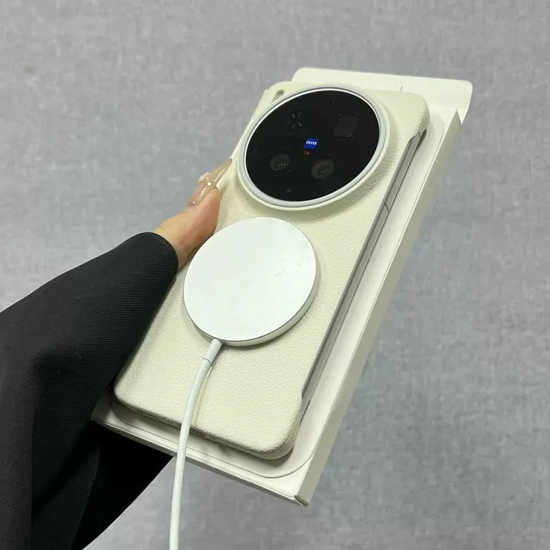 High-Quality PU Leather Magnetic Anti-Fall Case - New Fashion Cover