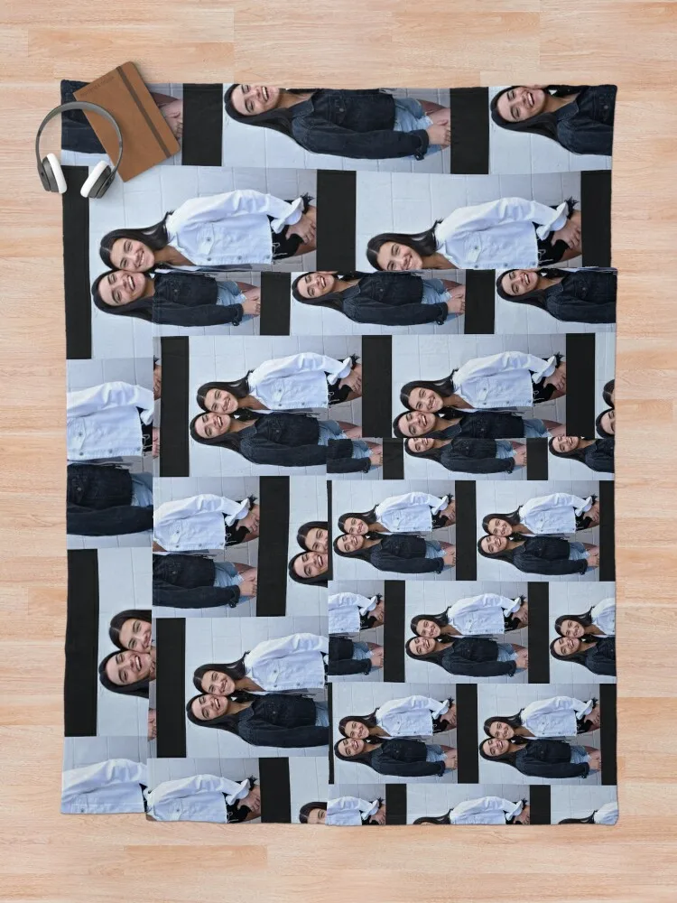 Charli and dixie damelio ������ ���, ������ �ܿ� ķ�� ���, ���Ŀ� �ܿ� ħ��