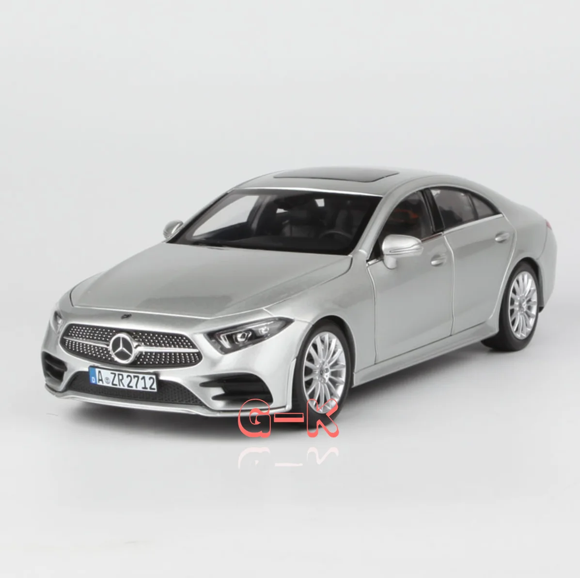 

Norev 1:18 For Mercedes Benz CLS500 2018 alloy car model