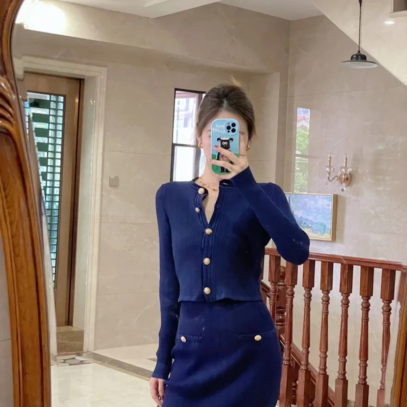 

2022 Women's Fall New Round Neck Long Sleeve Single Breasted Knit Cardigan High Waist Skirt Suit