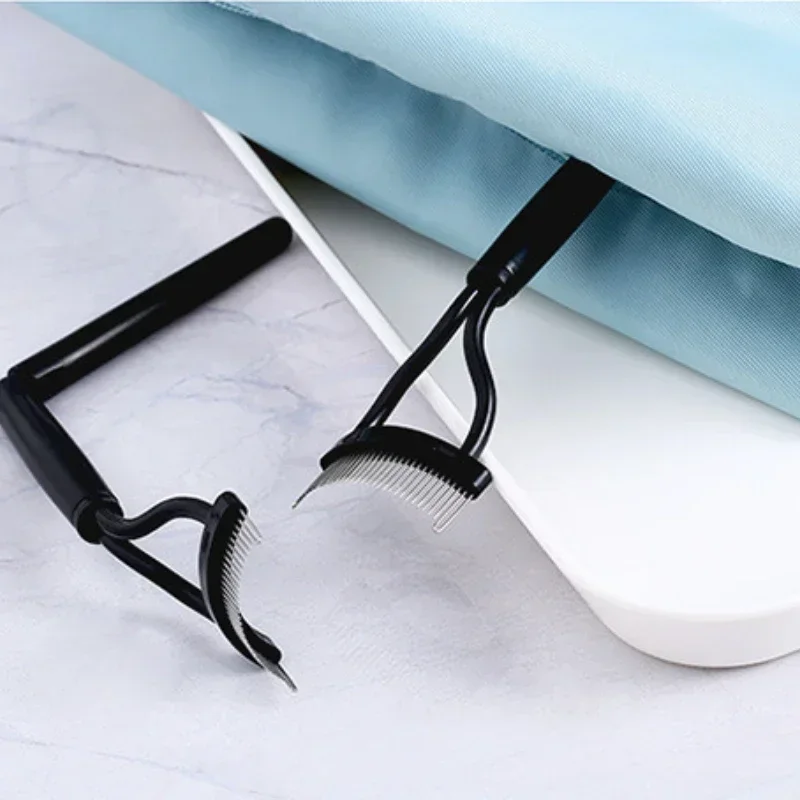 Metal Eyelash Separator & Curler 4