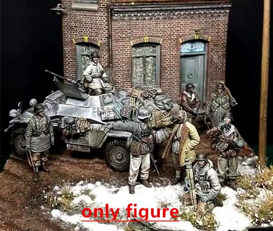 WWII 1/35 Resin GK German Soldiers  on winter 8 Figures  Unpainted Unassambled 1