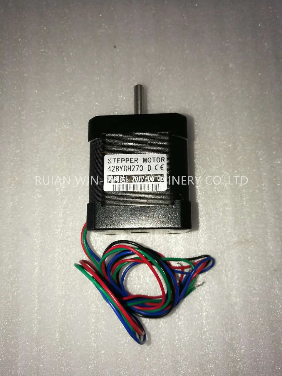 

Шаговый двигатель 42BYGH270-D для машины для производства мешков