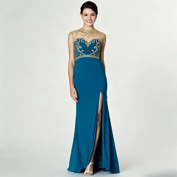Abito da Sera Elegante Personalizzato Blu a Tubino per Madre della Sposa, con Collo Alto, Perline Dorate, in Chiffon, Spacco Laterale, Lunghezza al Pavimento