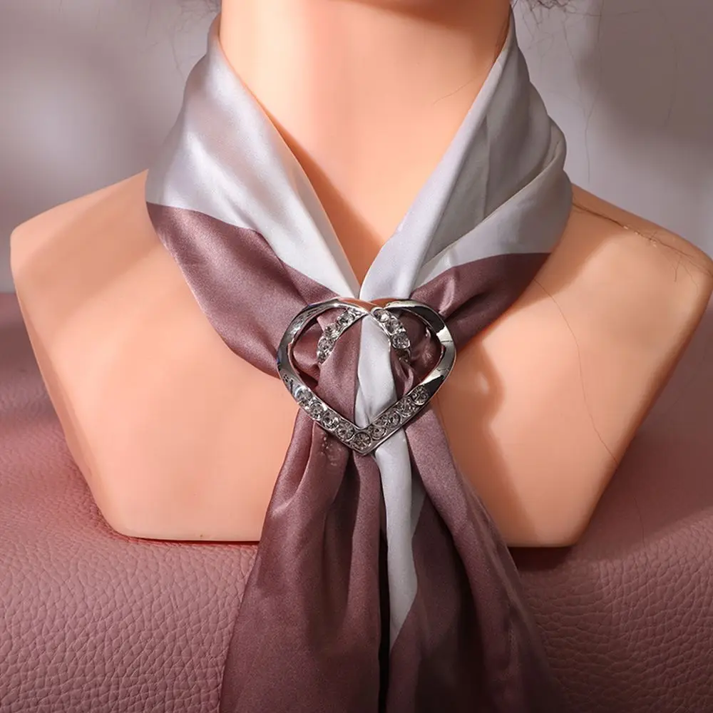 Geometric Elegant Crystal Three-ring Love Heart Scarf Buckle Scarf