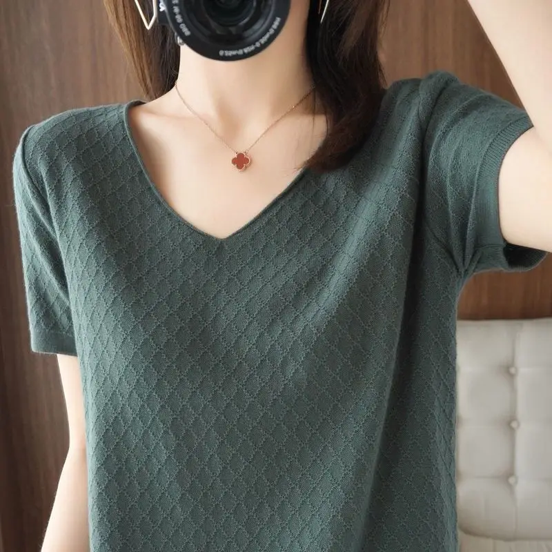 

2023 Summer New Fashion Temperament Commuter Women's Clothing Korean Version V-neck Short Sleeve Simplicity Solid Color T-shirt