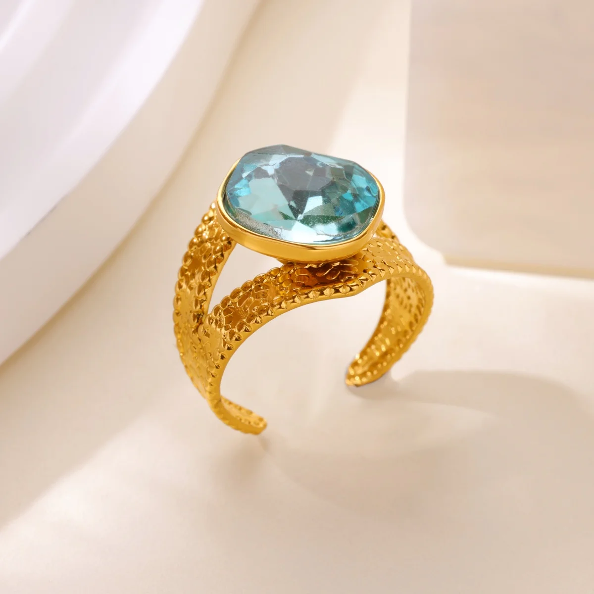 Zirconia Rings for Women Girls with Geometric Heart Design