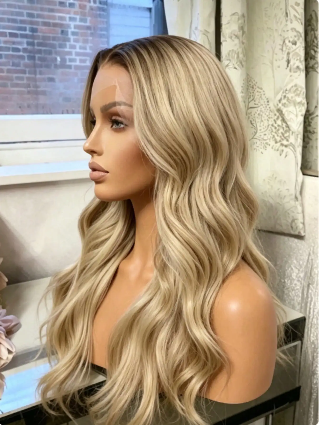 150 Density Ombre Blonde Wave Lace Front Wigs Human Hair 13x4 HD Transparent Lace Front Wigs for Women Pre Plucked Glueless wigs 4