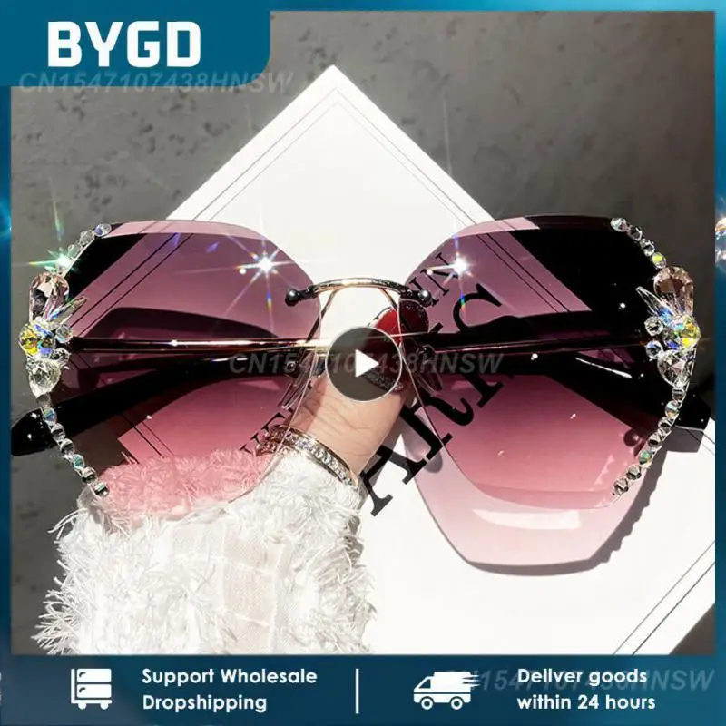 

1PCS Vintage Rimless Rhinestone Sunglasses Brand Designer Sunglasses Retro Cutting Lens Gradient Sun Glasses Female Shades UV400