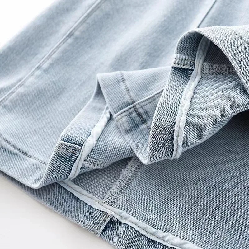 Рисунок 4 - Женская джинсовая юбка на пуговицах