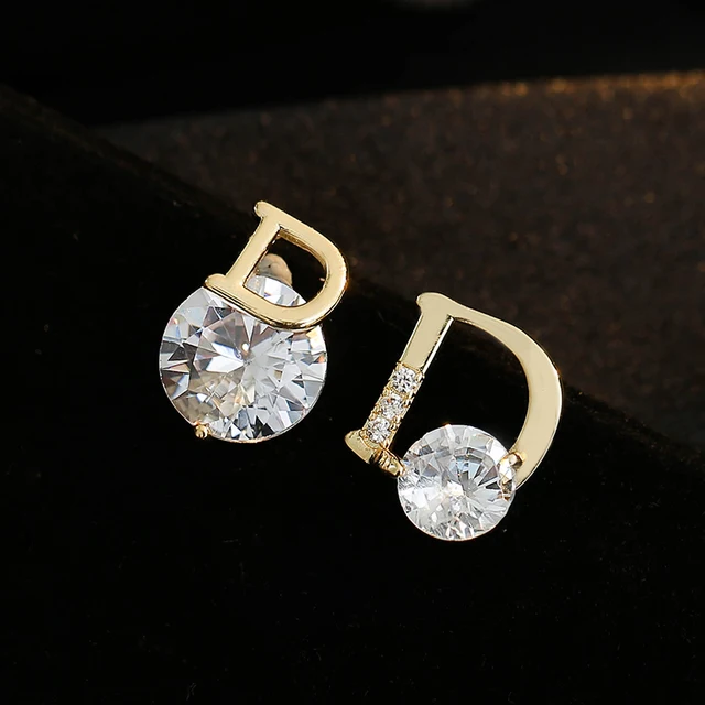 European and American personality shiny D letter asymmetric Earrings sexy party queen Earrings fashion trendsetter lady Earrings Gold-color