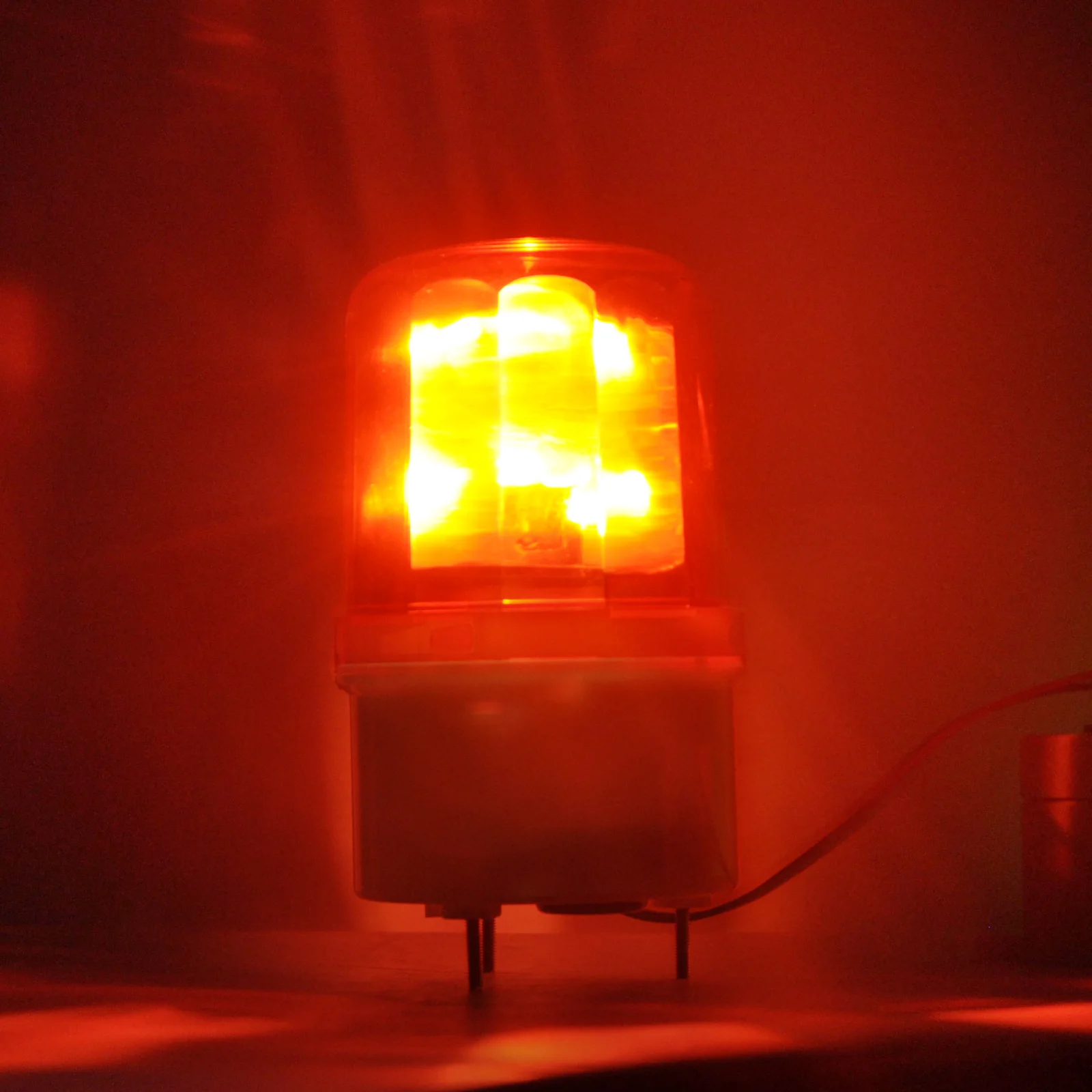 Рисунок 3 - Вращающаяся Нижняя яркая лампа