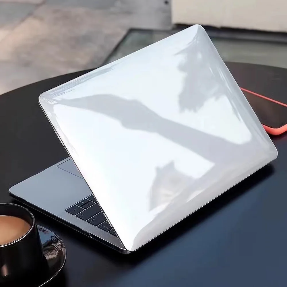 Sleek and Durable Laptop Protective Case - Fits 13 to 15 Inch Devices