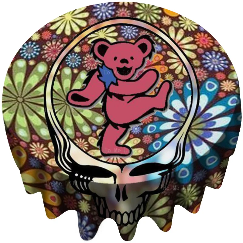 

The Dance Bear-это классическая круглая скатерть в американском стиле хиппи рок от Ho Me Lili для настольного декора