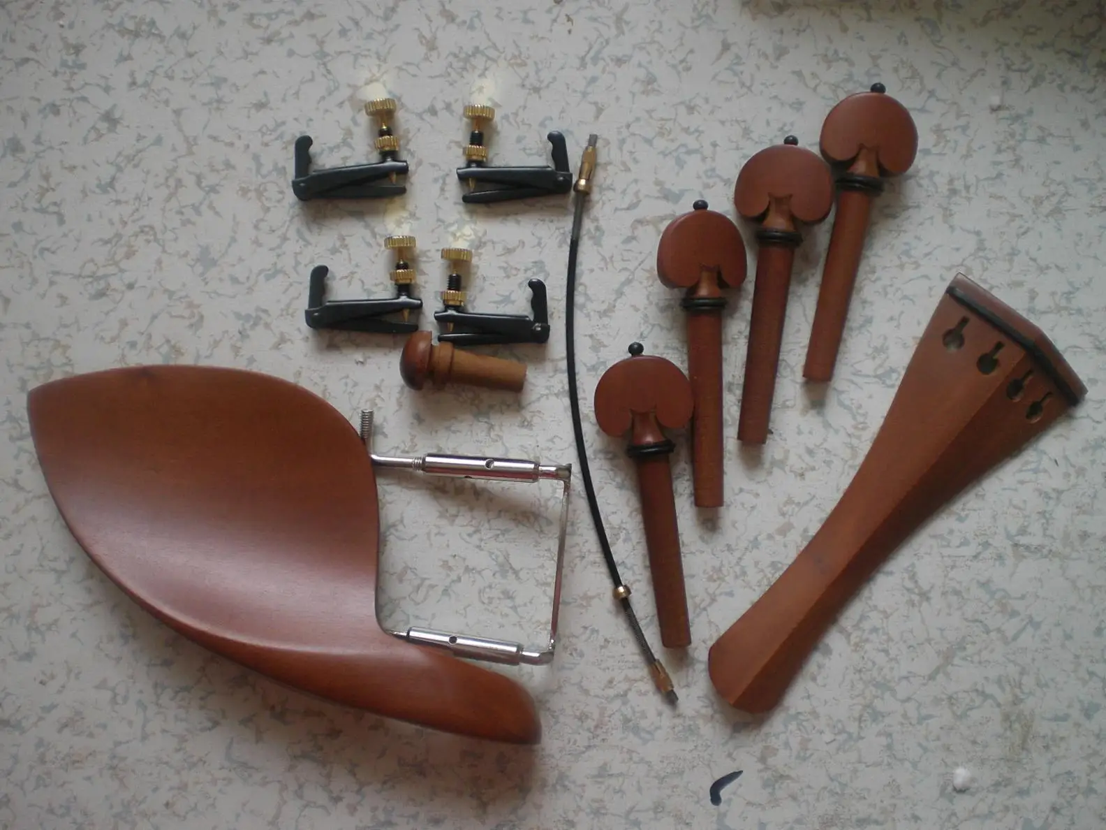 

3 Sets Violin parts with Chin rest clamp Nylon gut like the picture