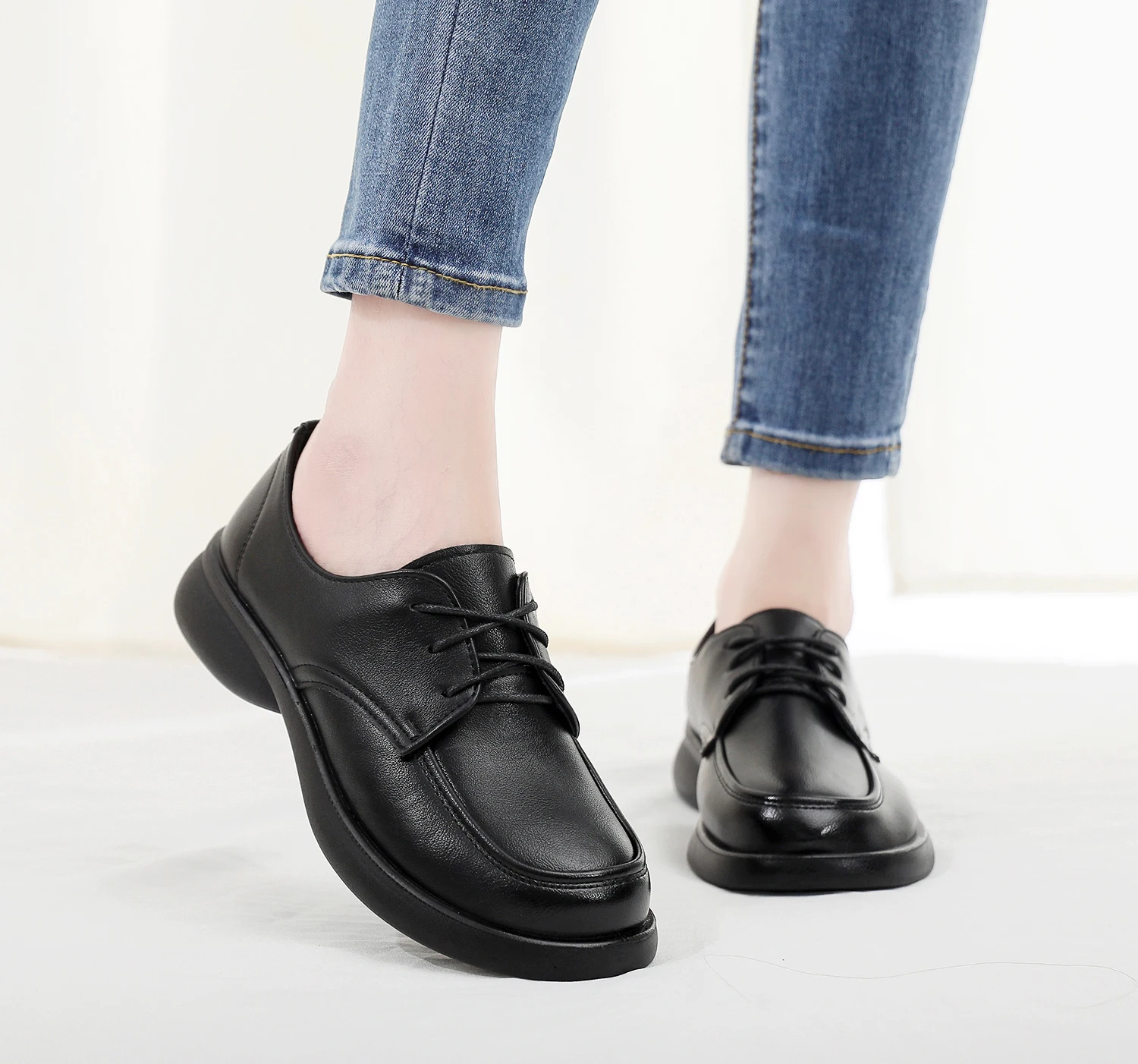 

Туфли женские с круглым носком, мягкие кроссовки, на платформе, лоферы, с мехом, оксфорды, клоги, повседневная обувь для медсестер, осень