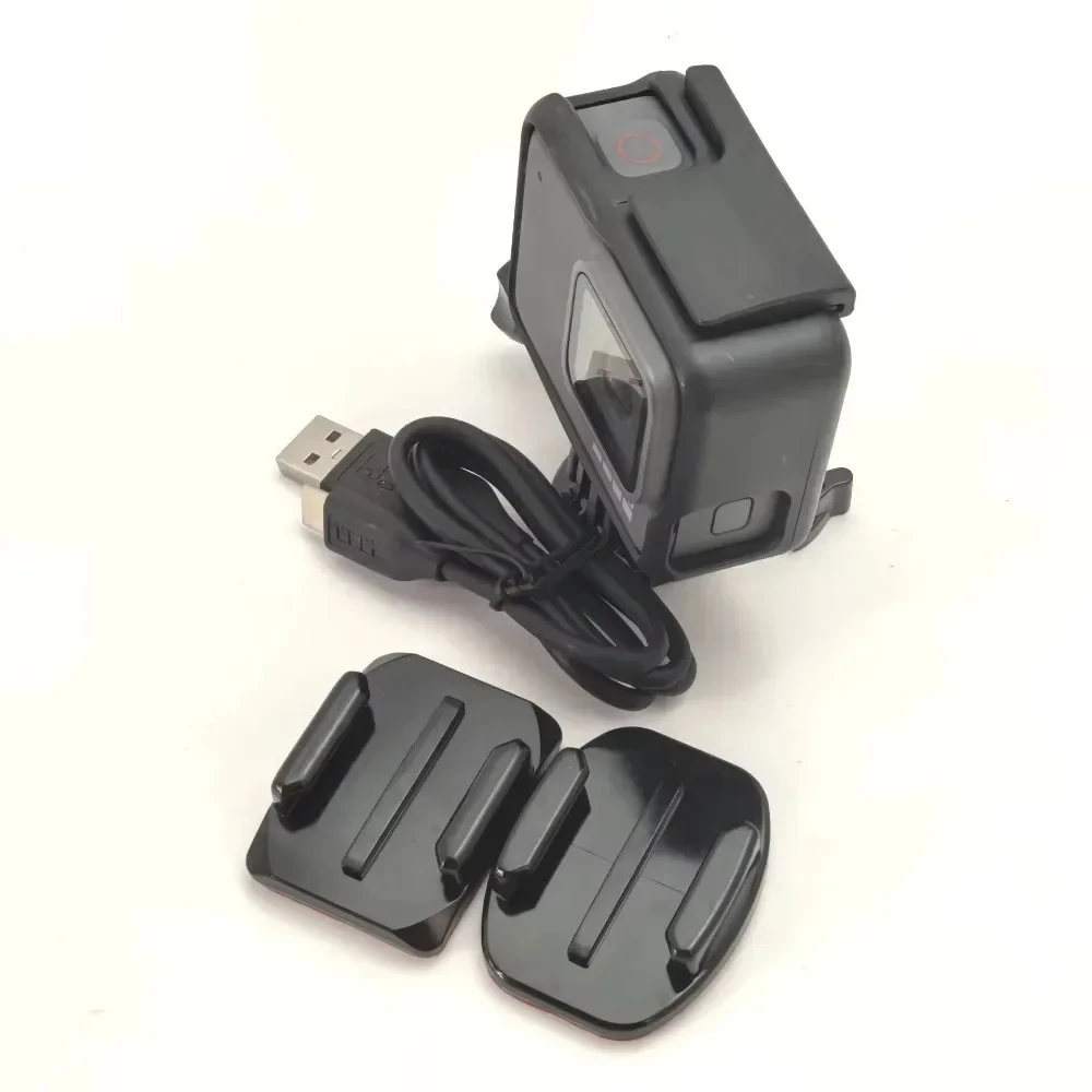 GoPro Hero 7 Silver d'occasion avec son boîtier étanche, parfaite pour les sports extrêmes