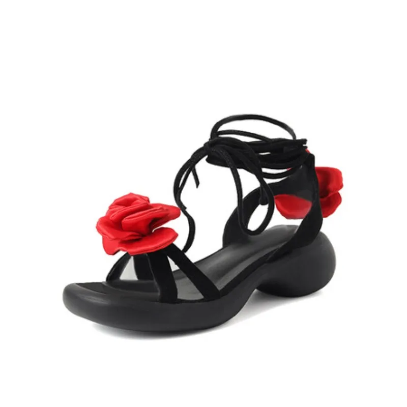 

Новинка 2024, женские сандалии на высокой толстой подошве, с цветочным принтом, на шнуровке, европейские и американские модные туфли для шоу, банкетная обувь