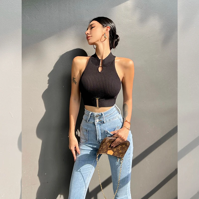 

2023 Summer Short Design Halter Collar Pattern Hollowed Out Sweet Female Knitted Pullovers Solid Color Woman Knitting Top Tees