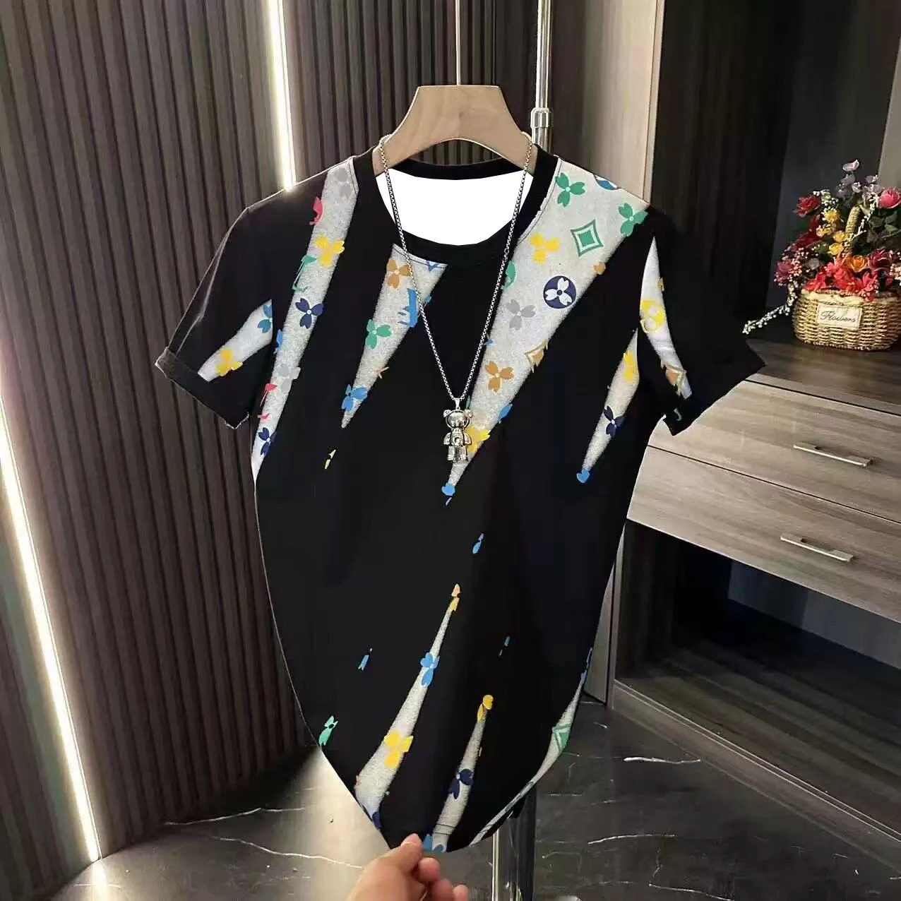 New Men's Luxury Brand Quick-drying T-shirt Comfortable Sports and Leisure Breathable Sweat-absorbing Luxury Short Sleeves