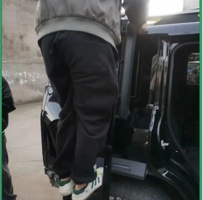 JETOUR T2 TRAVELER Car Telescopic Side Ladder For Land Rover De-fender 90 110 Folding Roof Ladder