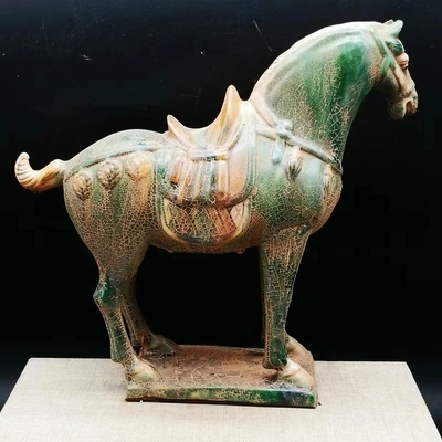 

Exquisite Tang three color green glaze war horse Imitation unearthed porcelain home decoration ornaments