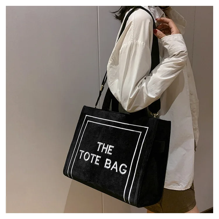 Bag Tit Plush Shop Bag Winter letters Large -capacity Tot Woman Leisure Hand Rittering
