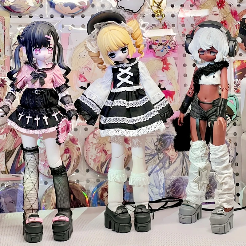 可動ジョイント付きの奇妙なかわいい女の子の人形,オリジナルの