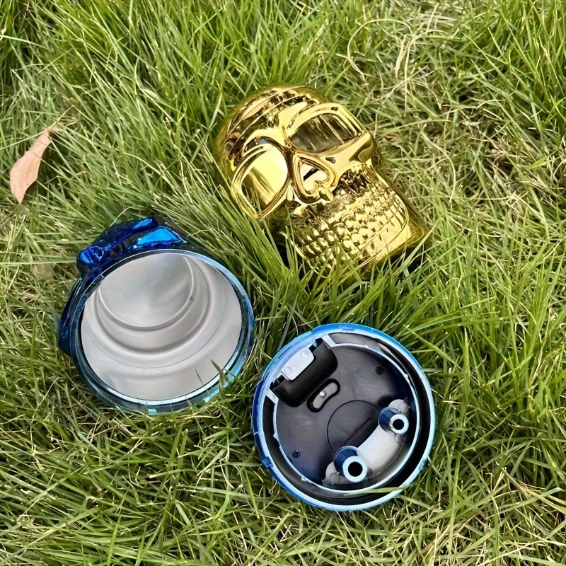 1Pc Creative Car Printed Ashtray with LED Lights Skull Smoking Tray Automatically When Open