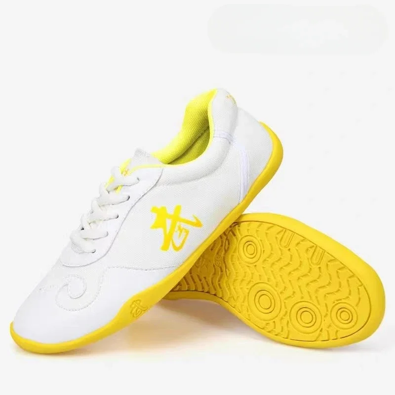 New Martial Arts Shoes Men Wome White Red Tai Chi shoe Unisex Breathable Traditional Kung Fu Shoes Designer Taekwondo Shoe