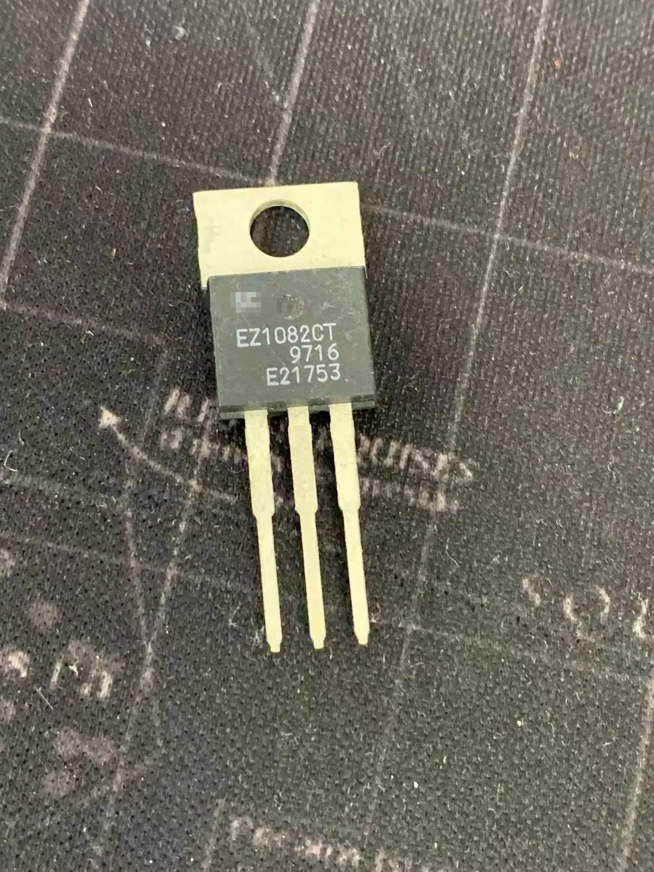 

EZ1082CT (5pcs) EZ1082 Original and spot inventory