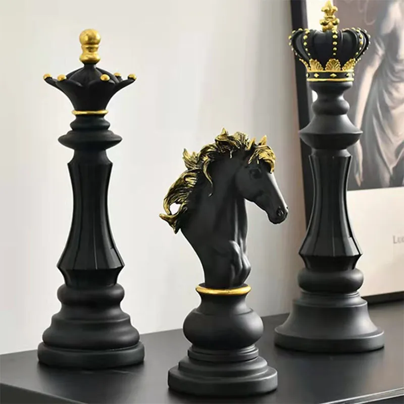 2 Extra Queens of Resin Chess Pieces for 3 1/2 in King Chess Set 
