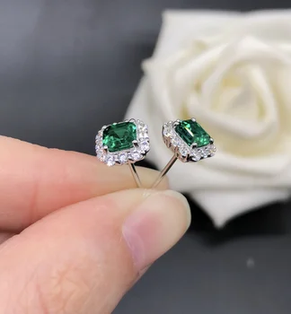 Pure White Gold AU750 Women Earrings 0.5CT/Piece Emerald Gemstone Engagement Stud Earrings Beautiful Anniversary Party Jewelry 2