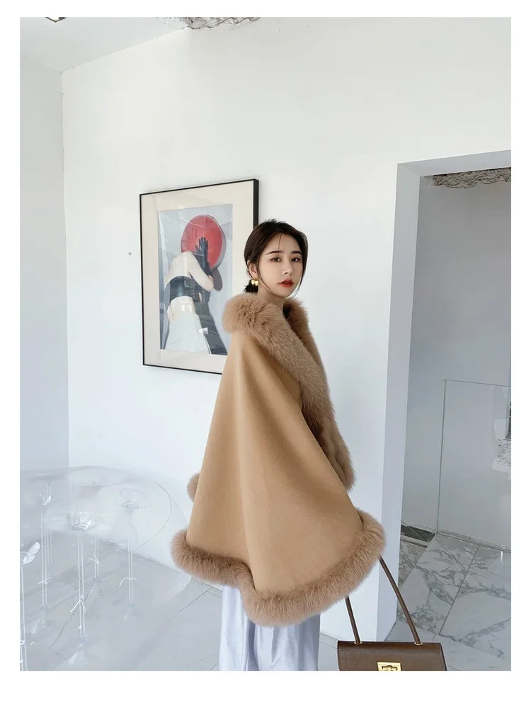 Luxuriöser Umhang aus 100 % reiner Wolle mit echtem Fuchspelz-Schal, modische, hochwertige Winter-Ponchos, eleganter Brautumhang – Detail 2