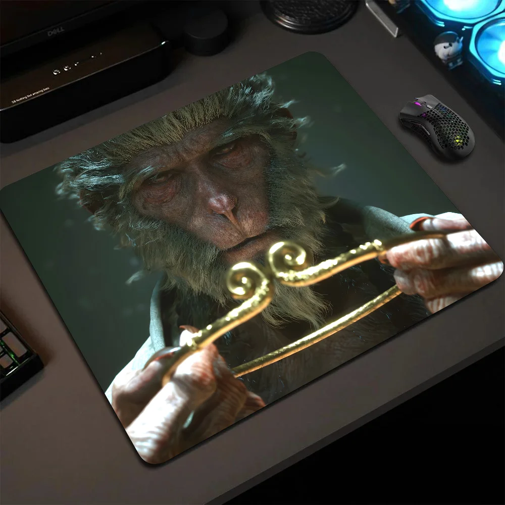 thumbnail image 1 of Alfombrilla de ratón para videojuegos Black Myth Wukong, pequeña, con borde de bloqueo, para gamers, para escritorio de ordenador, rectangular, de goma antideslizante, 1 of 5