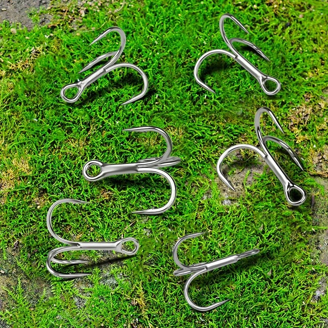 10Pcs Treble Fishing Hook In box High Carbon Steel Barbed Hooks Fishing  Tackle Round Bend Silver